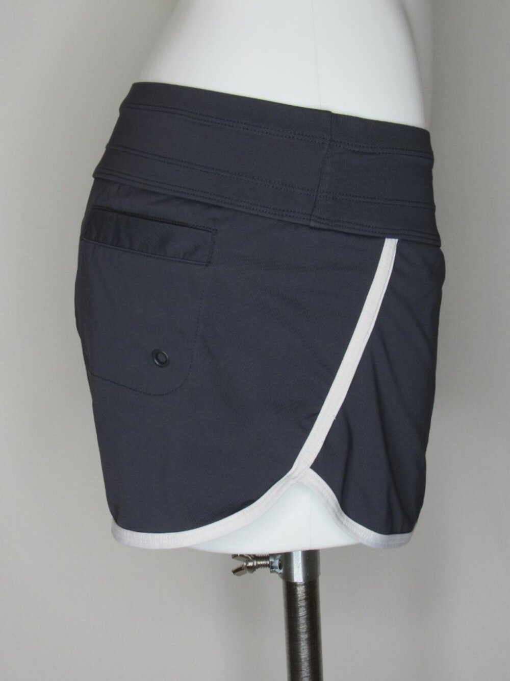Athleta Gray Kata Swim Shorts Women's M Medium - Picture 4 of 8